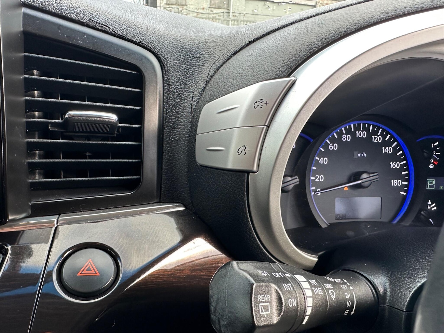 Used Nissan Elgrand 2023 for sale - 78034061: Photo 37