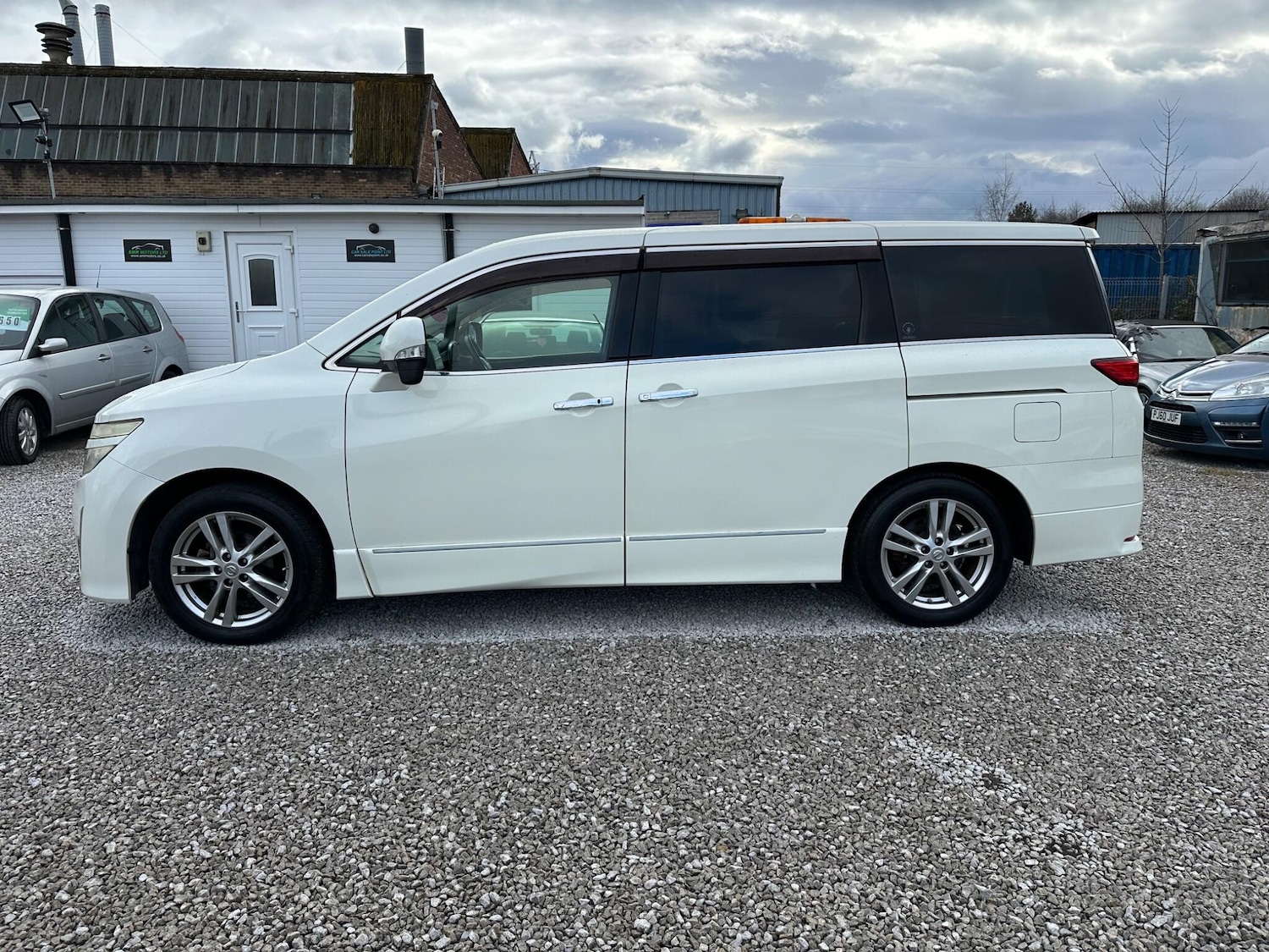 Used Nissan Elgrand 2023 for sale - 78034061: Photo 4