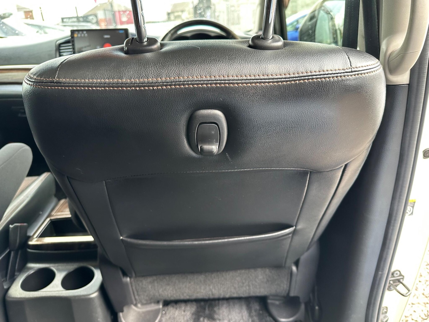 Used Nissan Elgrand 2023 for sale - 78034061: Photo 42