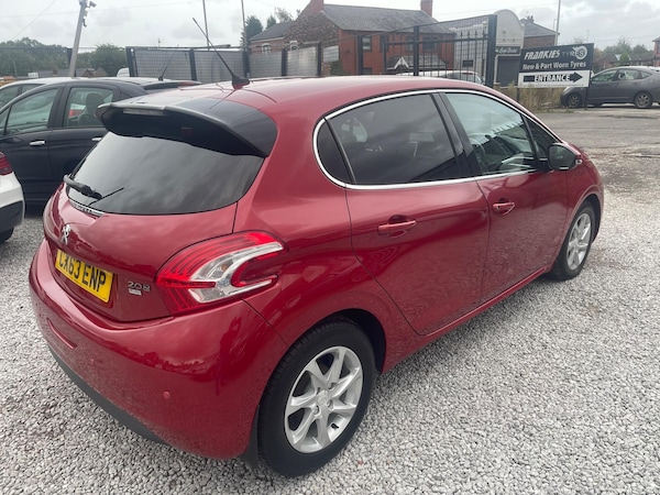 Used Peugeot 208 2013 for sale - 76136528: Photo 10