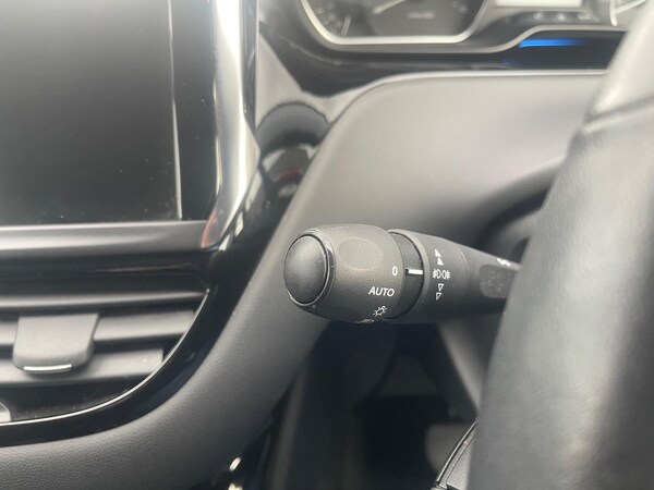 Used Peugeot 208 2013 for sale - 76136528: Photo 19