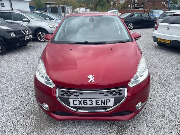 Used Peugeot 208 2013 for sale - 76136528: Photo 2
