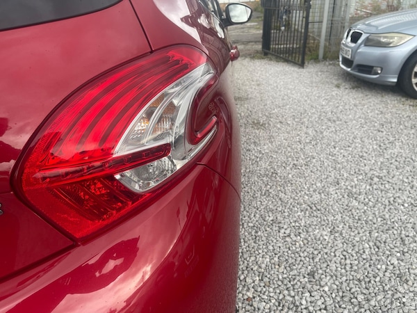 Used Peugeot 208 2013 for sale - 76136528: Photo 44