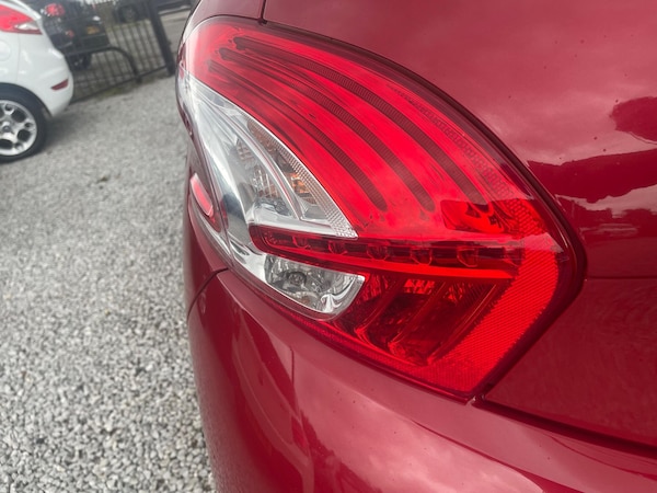 Used Peugeot 208 2013 for sale - 76136528: Photo 45