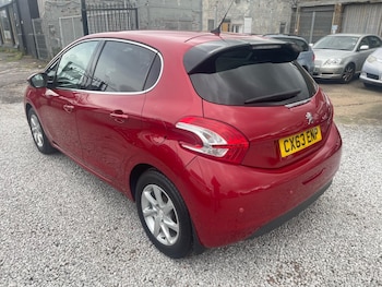 Used Peugeot 208 2013 for sale - 76136528: Photo