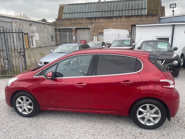 Used Peugeot 208 2013 for sale - 76136528: Photo 6