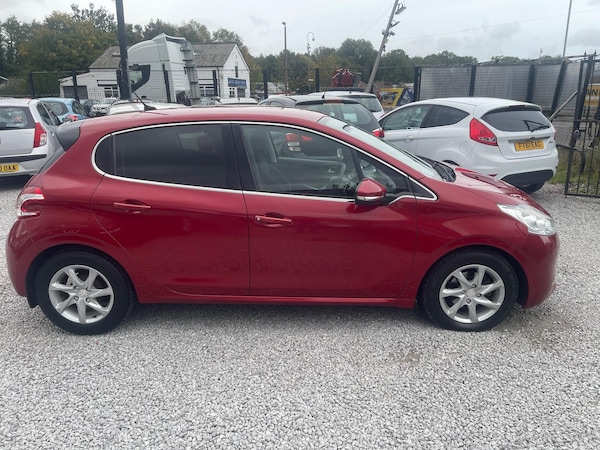 Used Peugeot 208 2013 for sale - 76136528: Photo 9