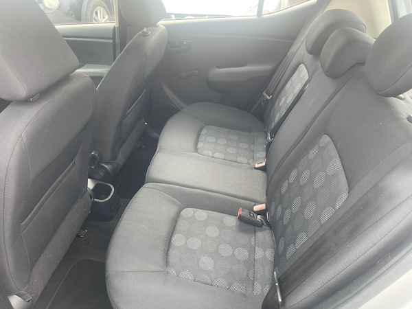 Used Hyundai i10 2010 for sale - 76175094: Photo 14