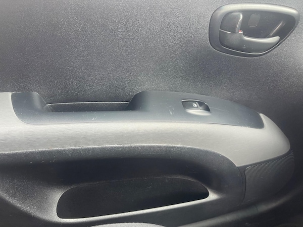 Used Hyundai i10 2010 for sale - 76175094: Photo 21