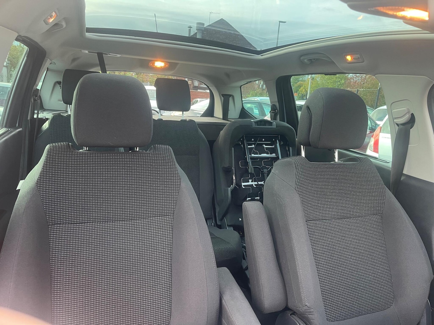 Used Peugeot 5008 2012 for sale - 75949863: Photo 16