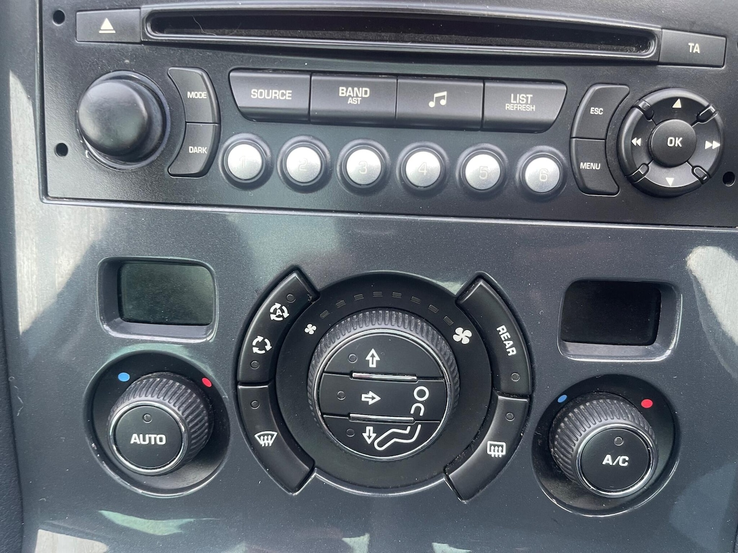 Used Peugeot 5008 2012 for sale - 75949863: Photo 26