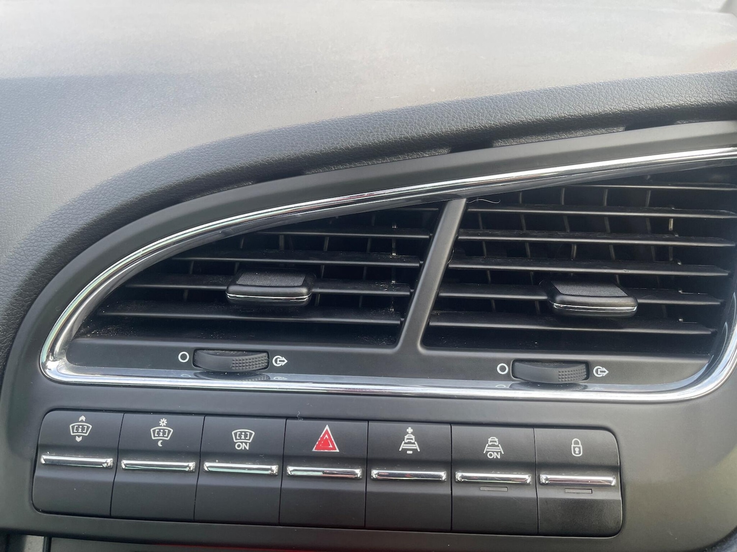 Used Peugeot 5008 2012 for sale - 75949863: Photo 36