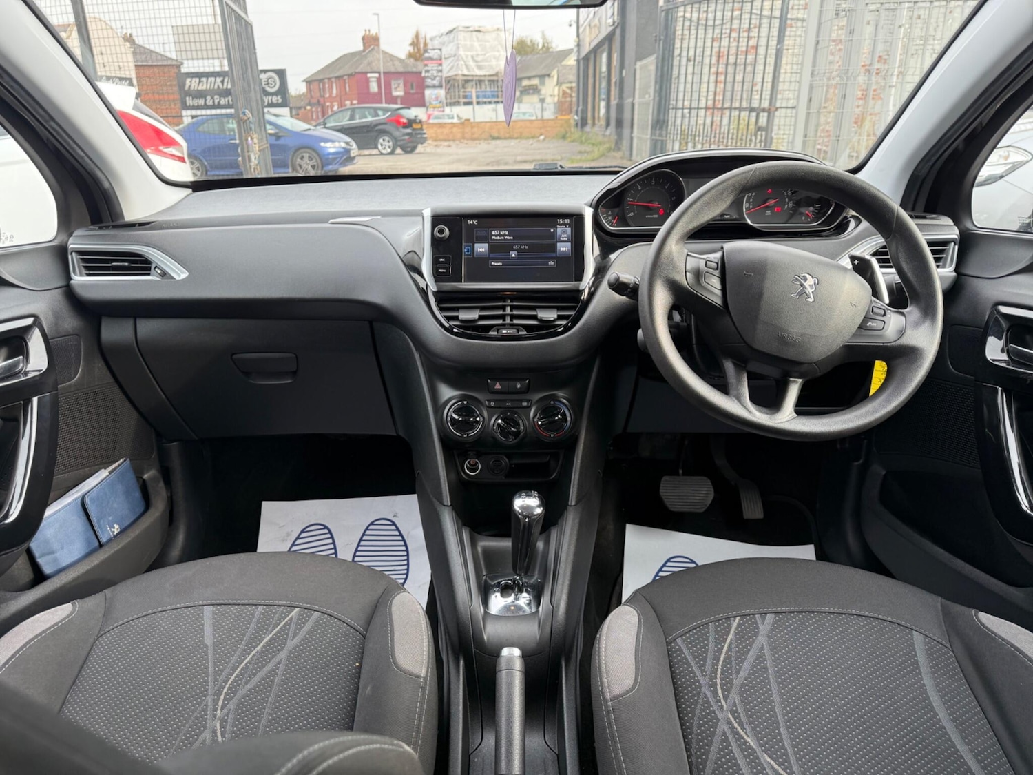 Used Peugeot 208 2015 for sale - 76522465: Photo 10