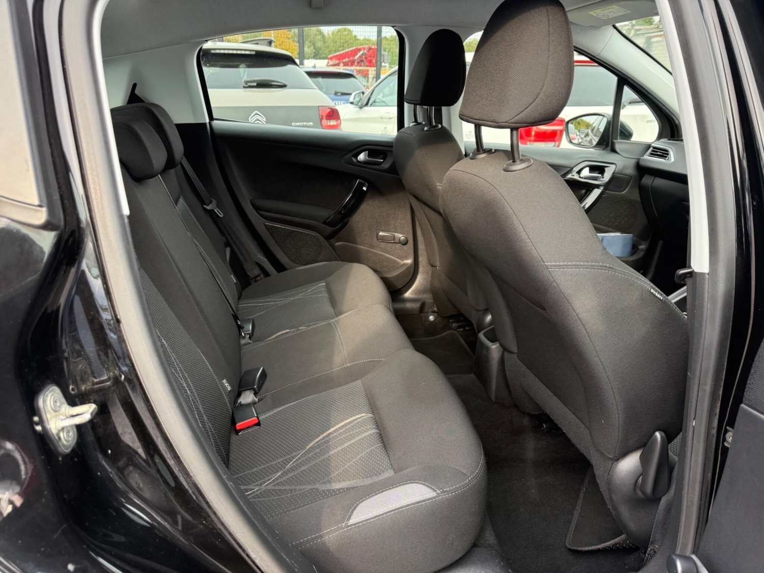 Used Peugeot 208 2015 for sale - 76522465: Photo 12