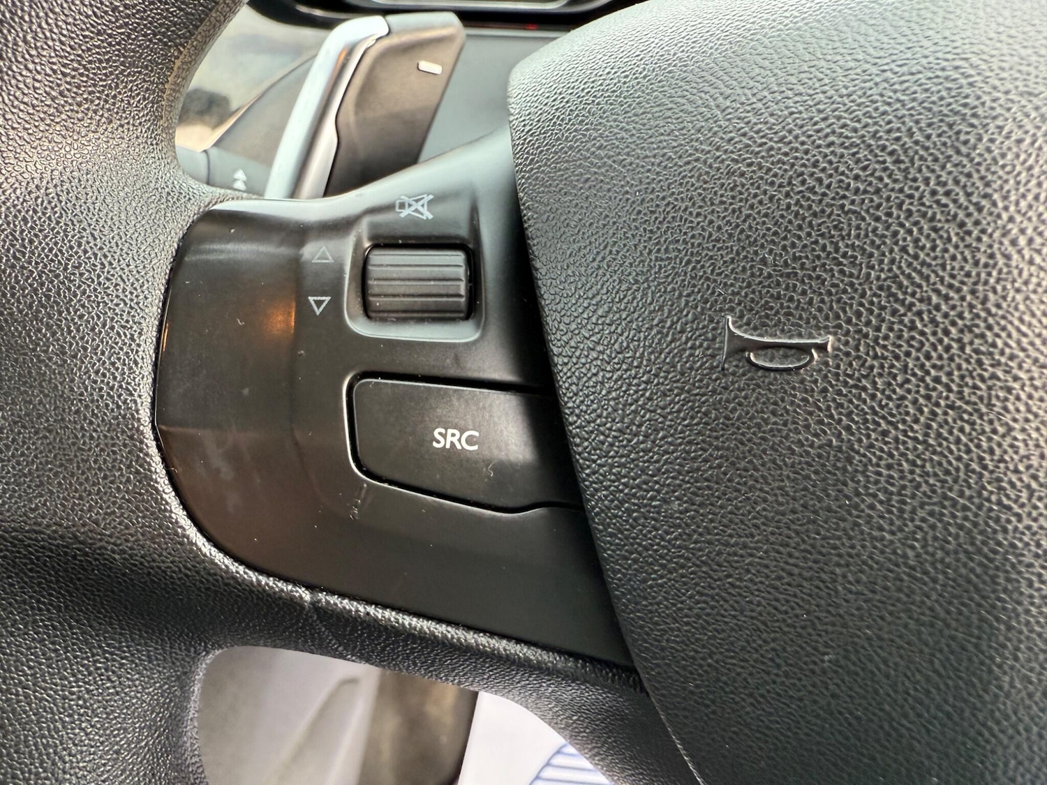 Used Peugeot 208 2015 for sale - 76522465: Photo 14