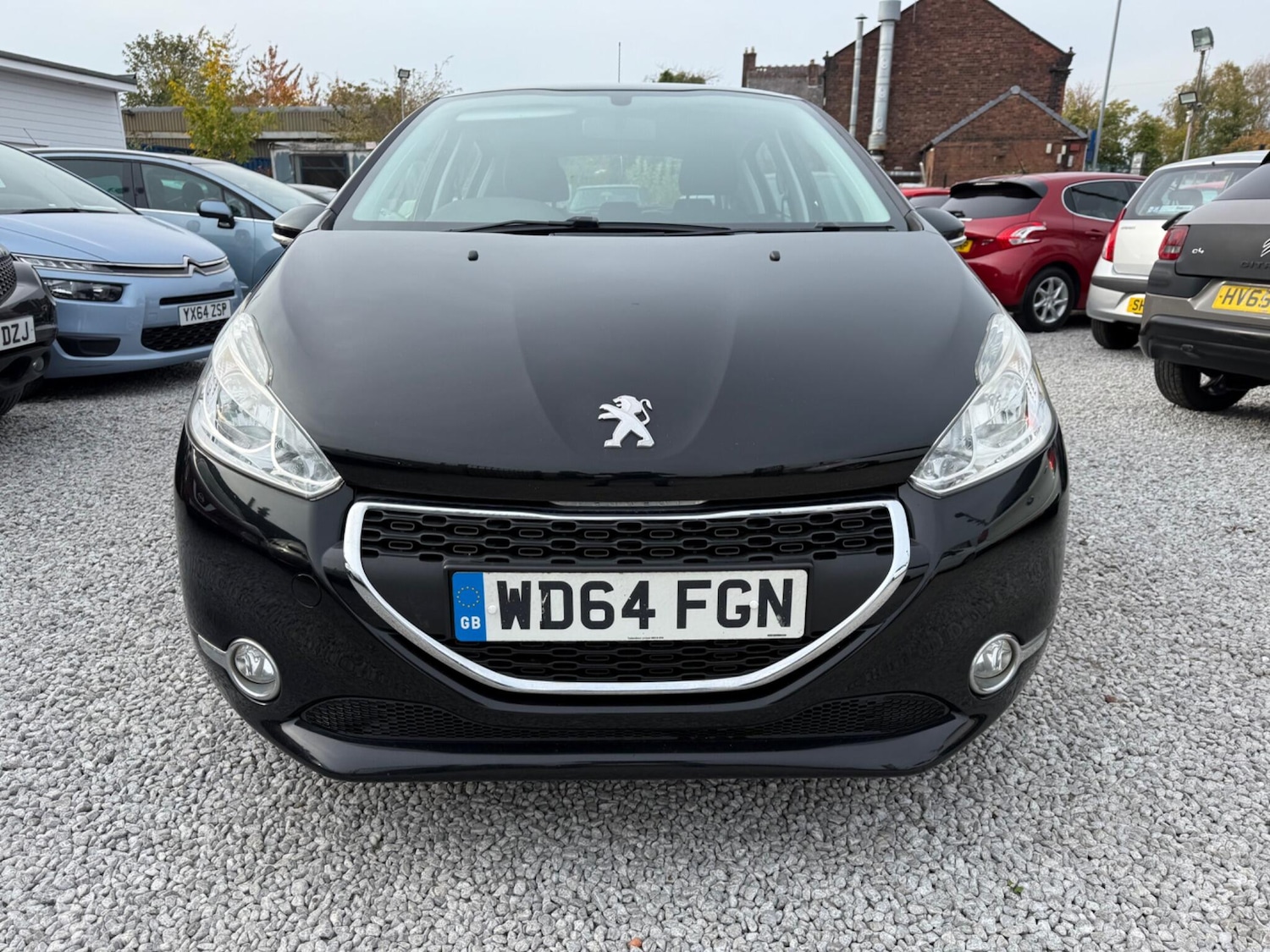 Used Peugeot 208 2015 for sale - 76522465: Photo 2