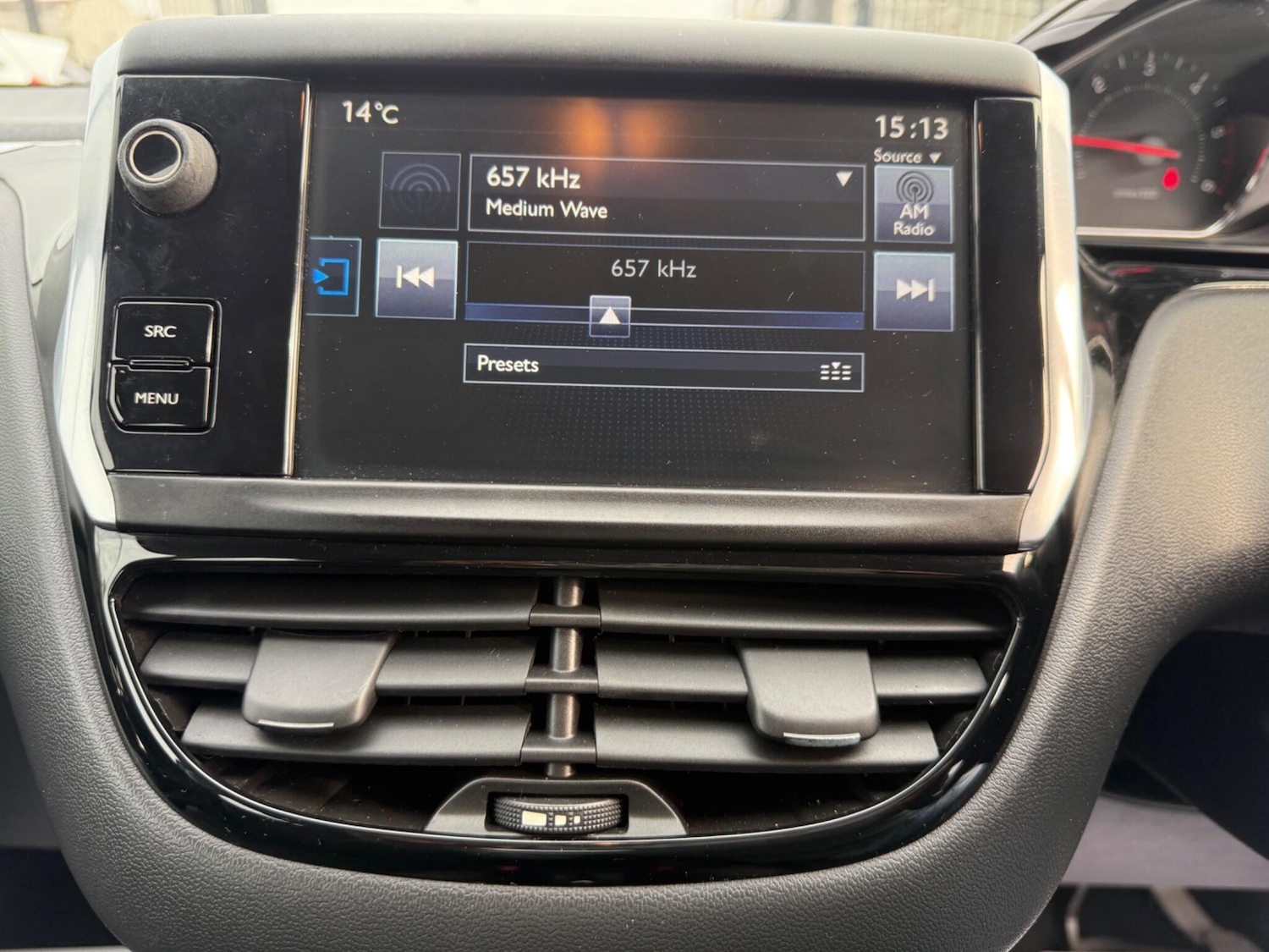 Used Peugeot 208 2015 for sale - 76522465: Photo 24