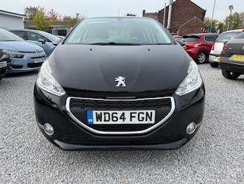 Used Peugeot 208 2015 for sale - 76522465: Photo