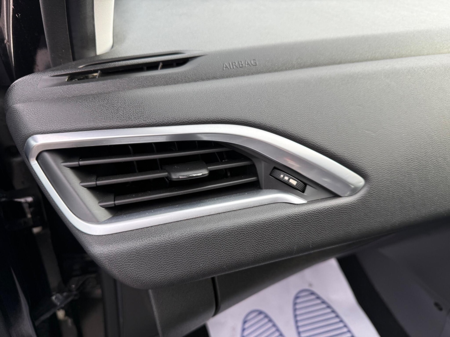 Used Peugeot 208 2015 for sale - 76522465: Photo 37