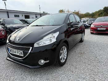 Used Peugeot 208 2015 for sale - 76522465: Photo