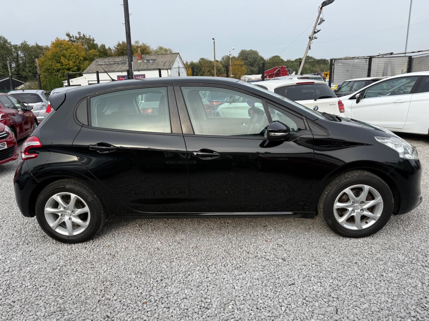 Used Peugeot 208 2015 for sale - 76522465: Photo 4