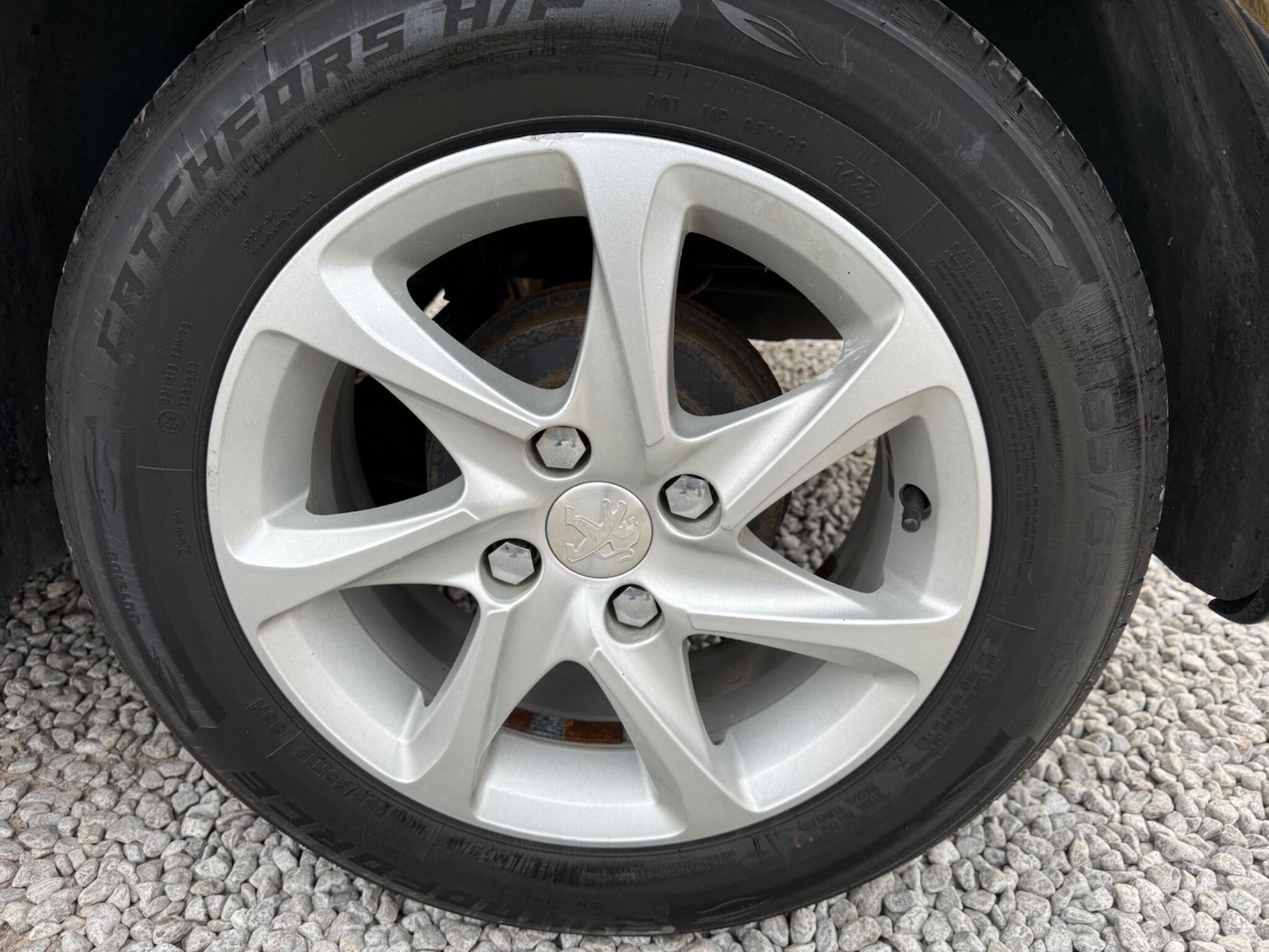 Used Peugeot 208 2015 for sale - 76522465: Photo 49