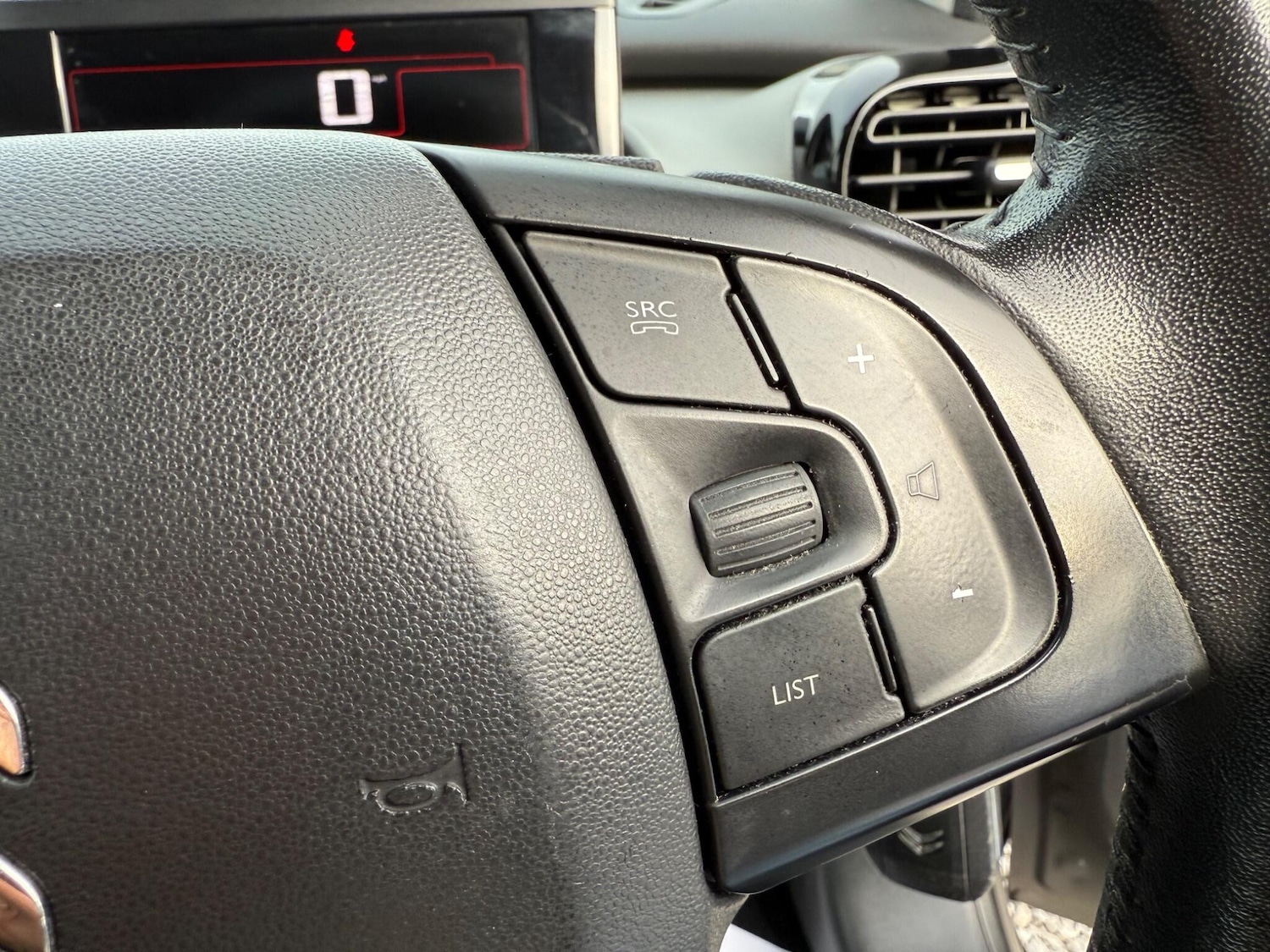 Used Citroen C4 Cactus 2015 for sale - 75940849: Photo 22