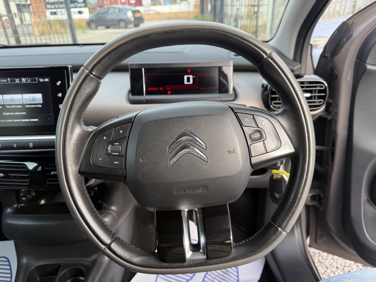 Used Citroen C4 Cactus 2015 for sale - 75940849: Photo 45