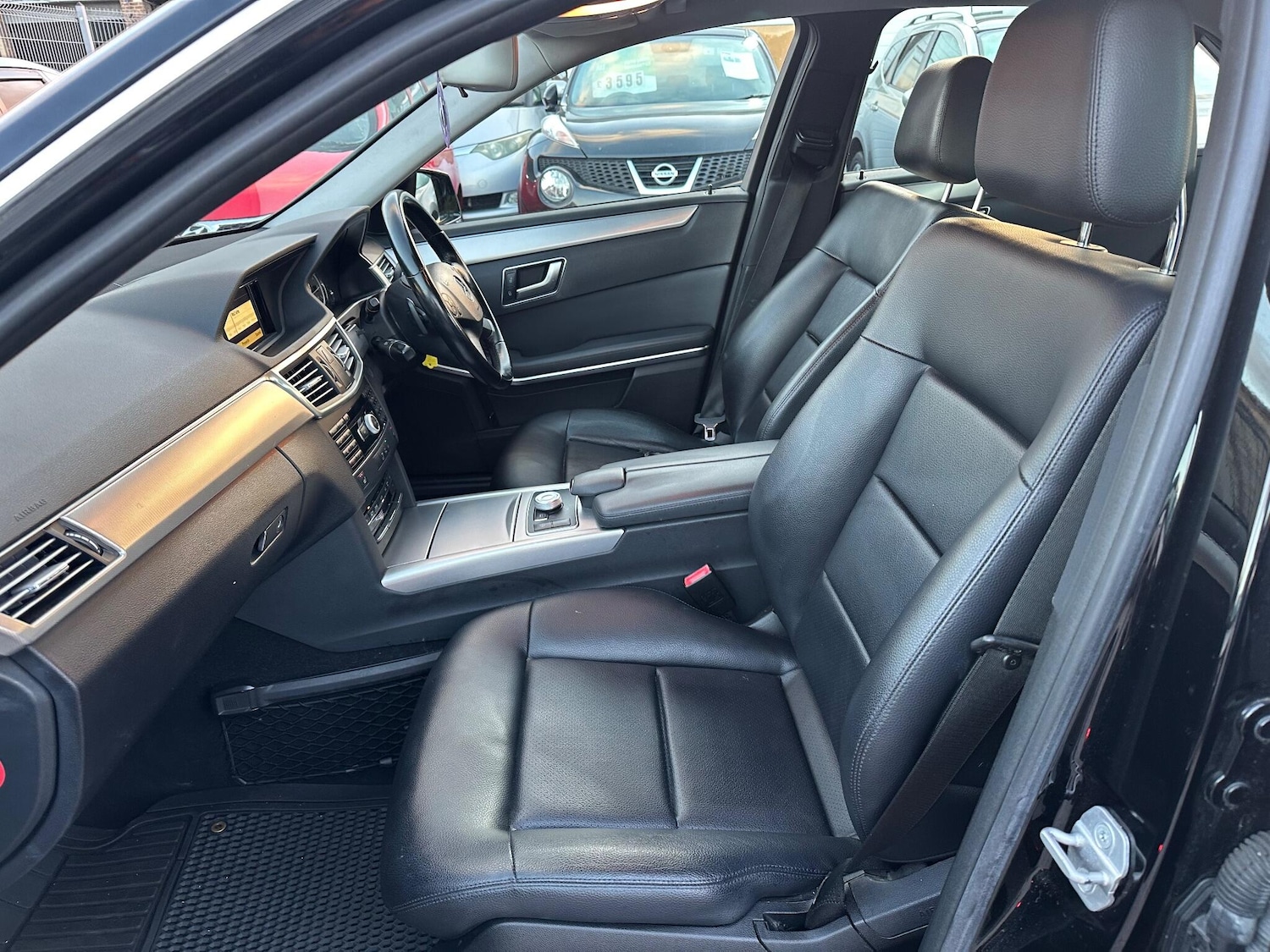 Used Mercedes-Benz E Class 2012 for sale - 76990621: Photo 10