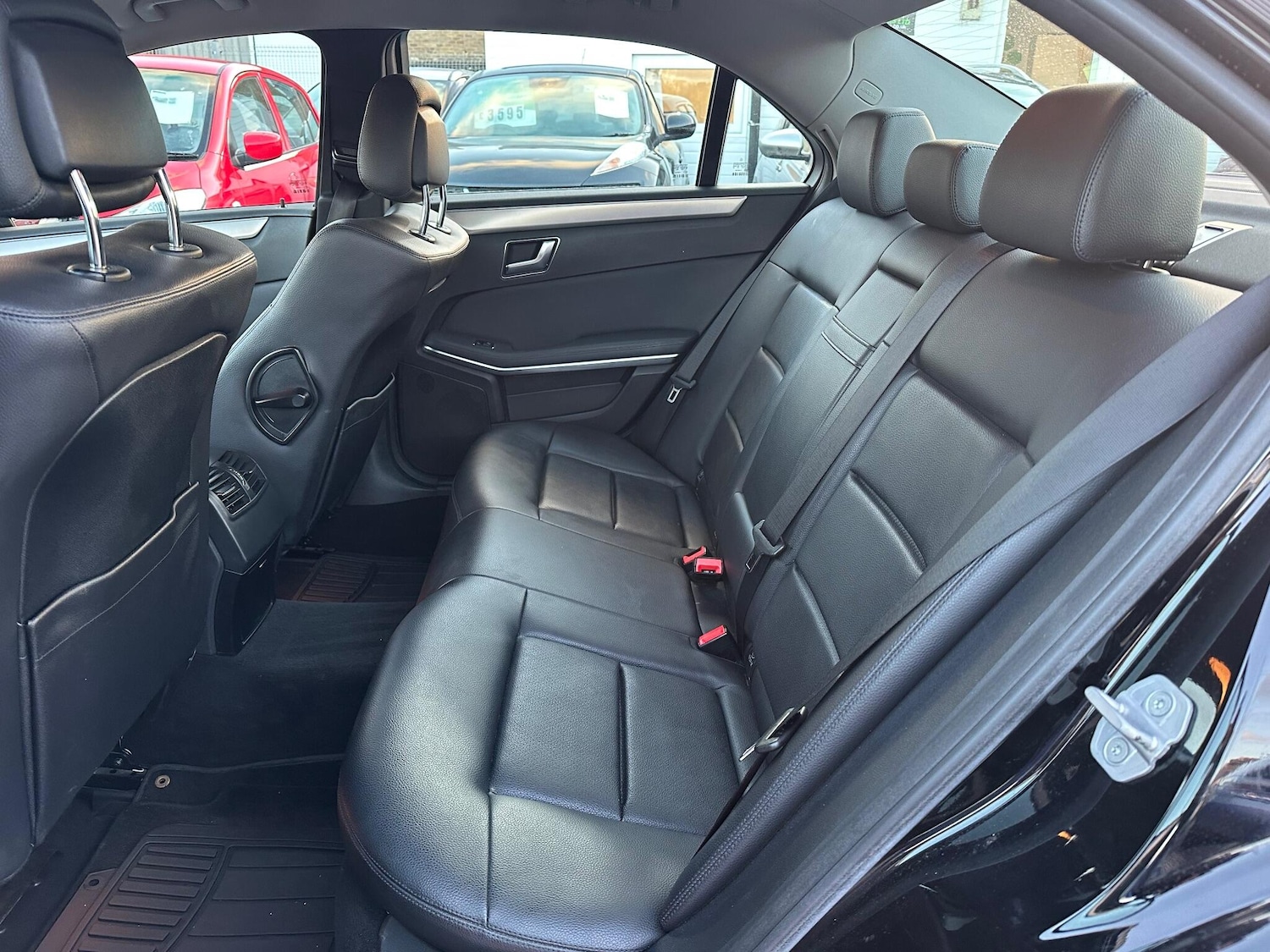 Used Mercedes-Benz E Class 2012 for sale - 76990621: Photo 14