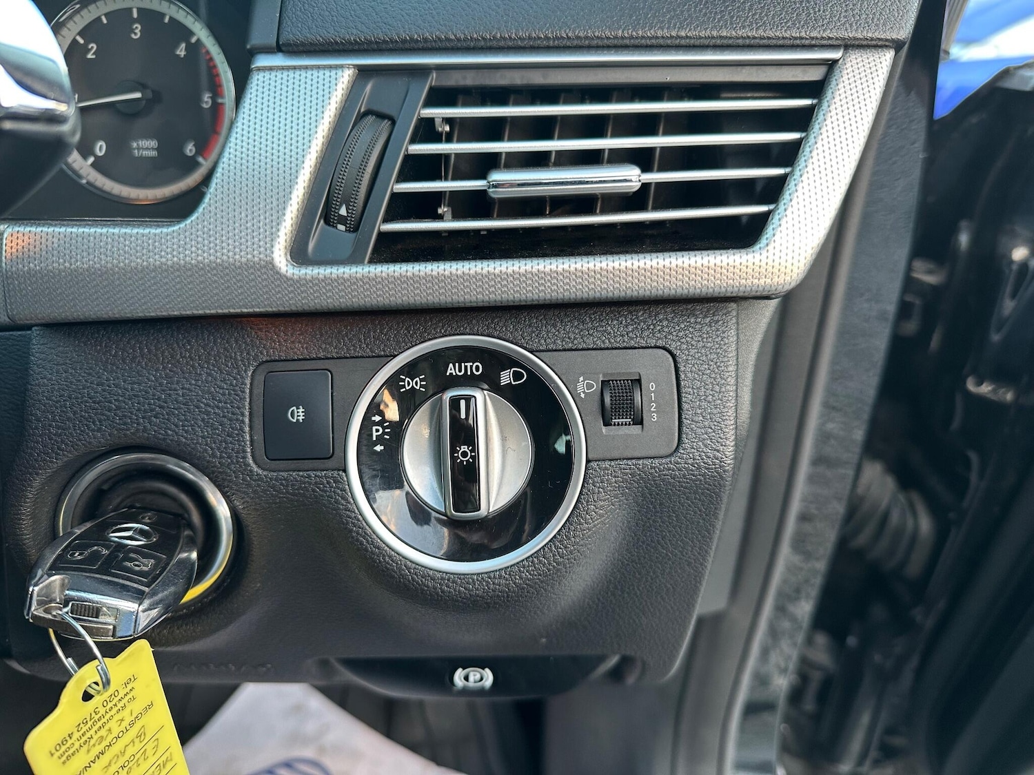 Used Mercedes-Benz E Class 2012 for sale - 76990621: Photo 29