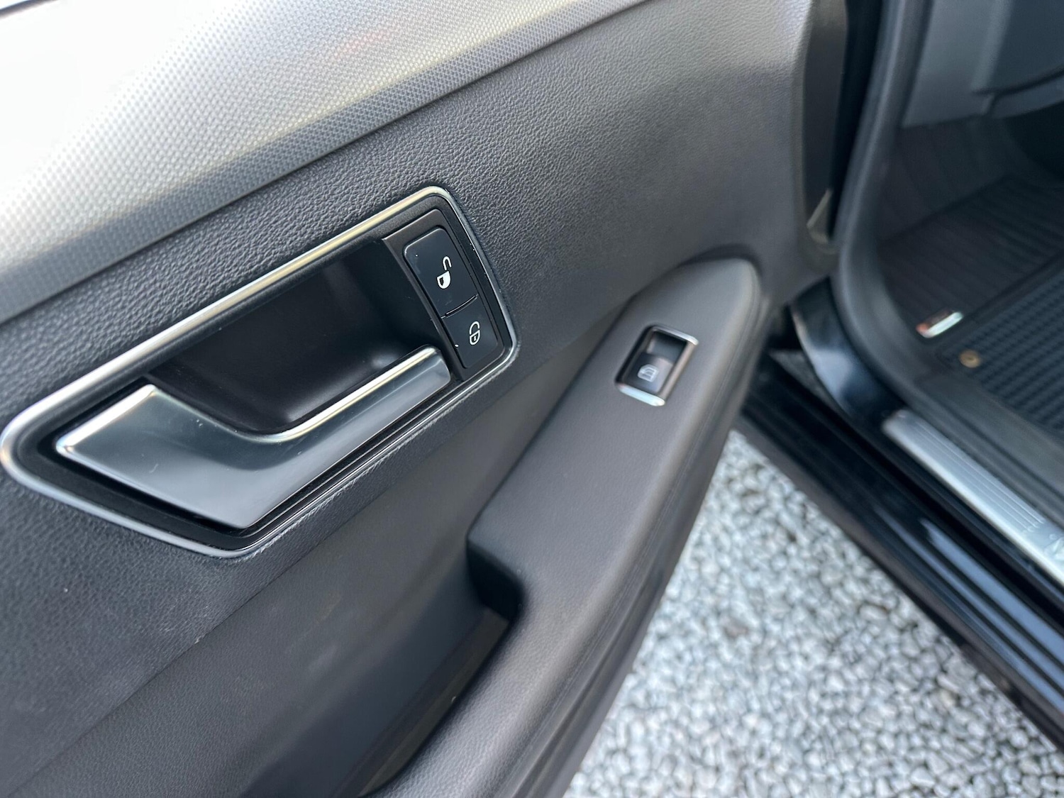 Used Mercedes-Benz E Class 2012 for sale - 76990621: Photo 35