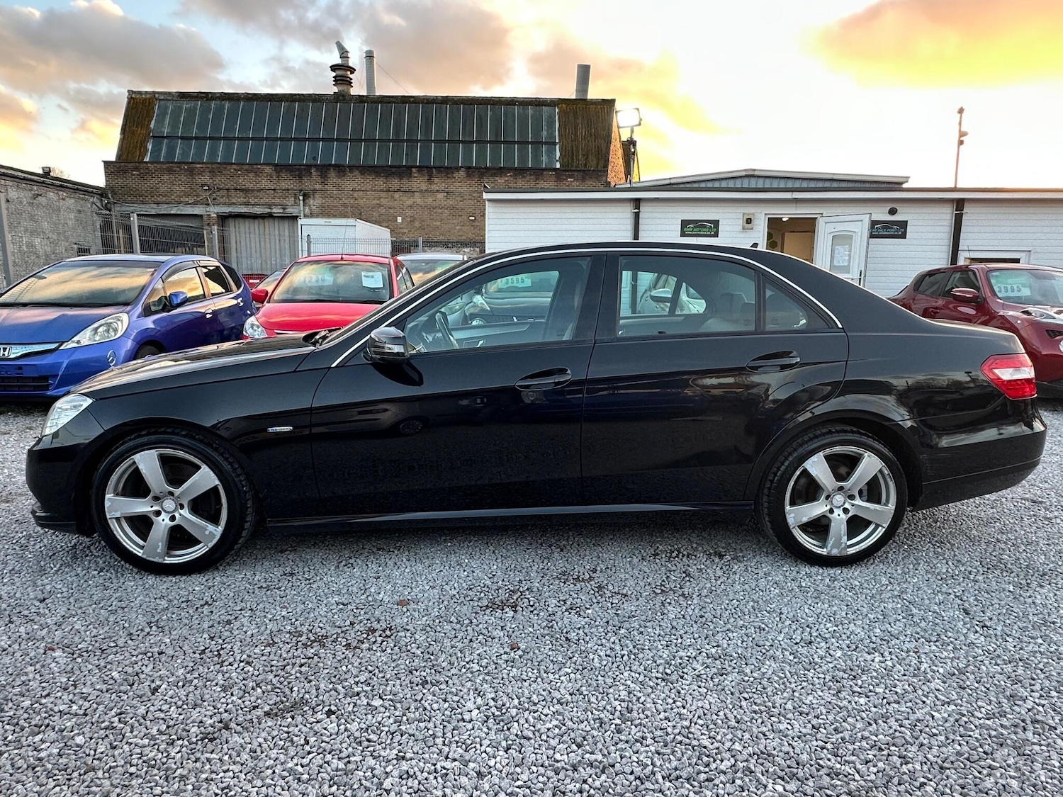 Used Mercedes-Benz E Class 2012 for sale - 76990621: Photo 5