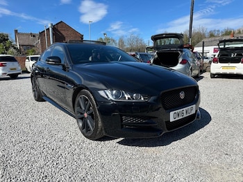 Used Jaguar XE 2016 for sale - 79554543: Photo