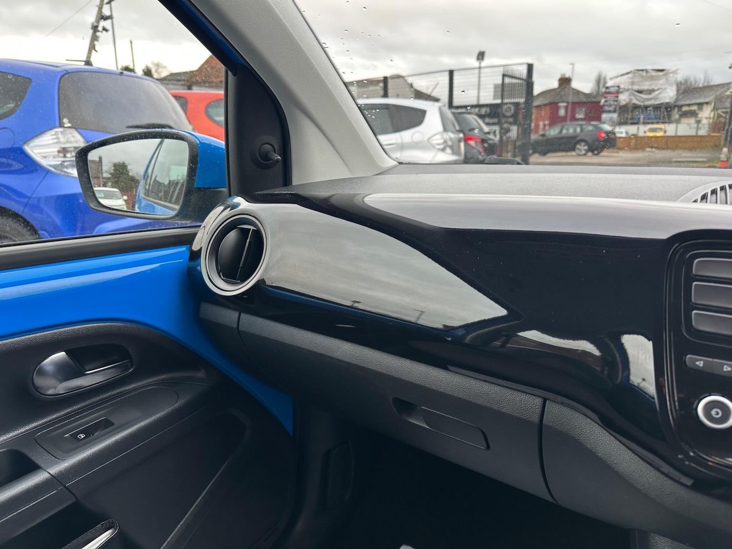 Used Volkswagen up! 2015 for sale - 77049731: Photo 12