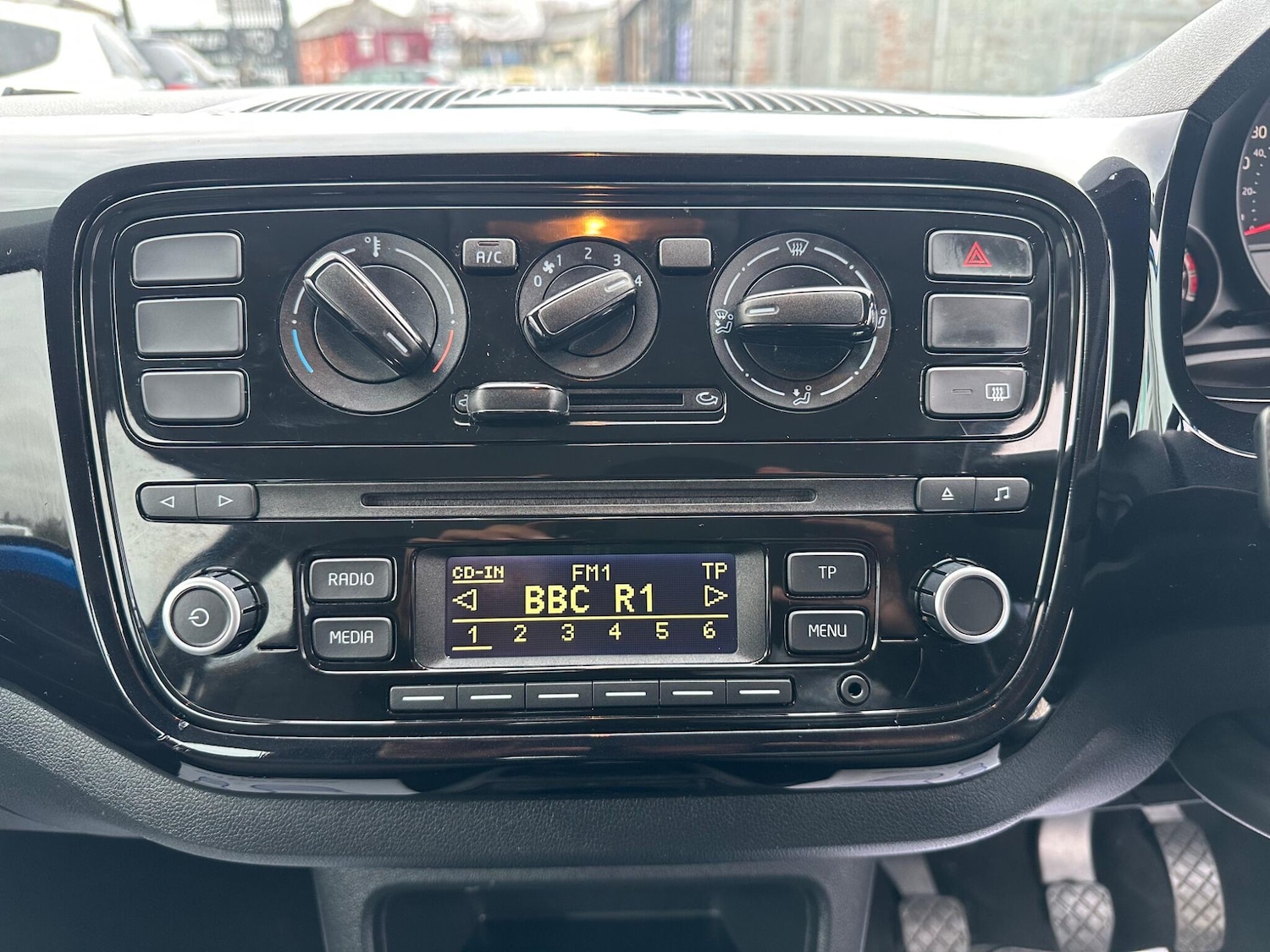 Used Volkswagen up! 2015 for sale - 77049731: Photo 25