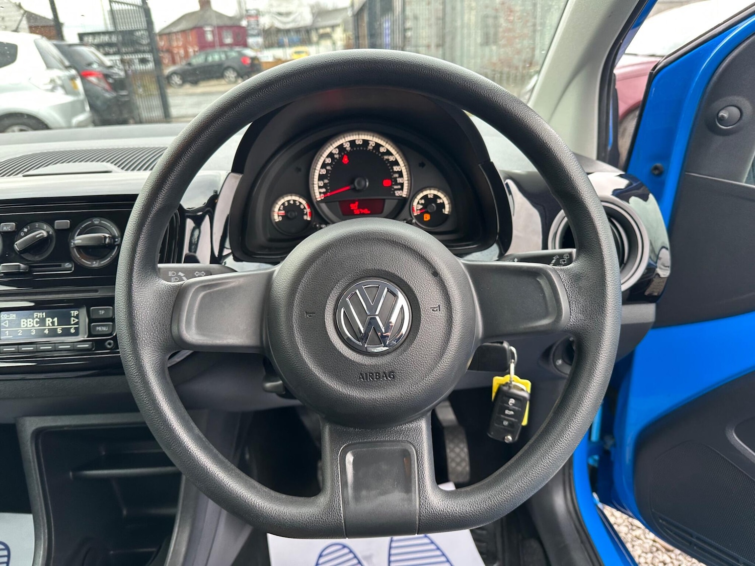 Used Volkswagen up! 2015 for sale - 77049731: Photo 28