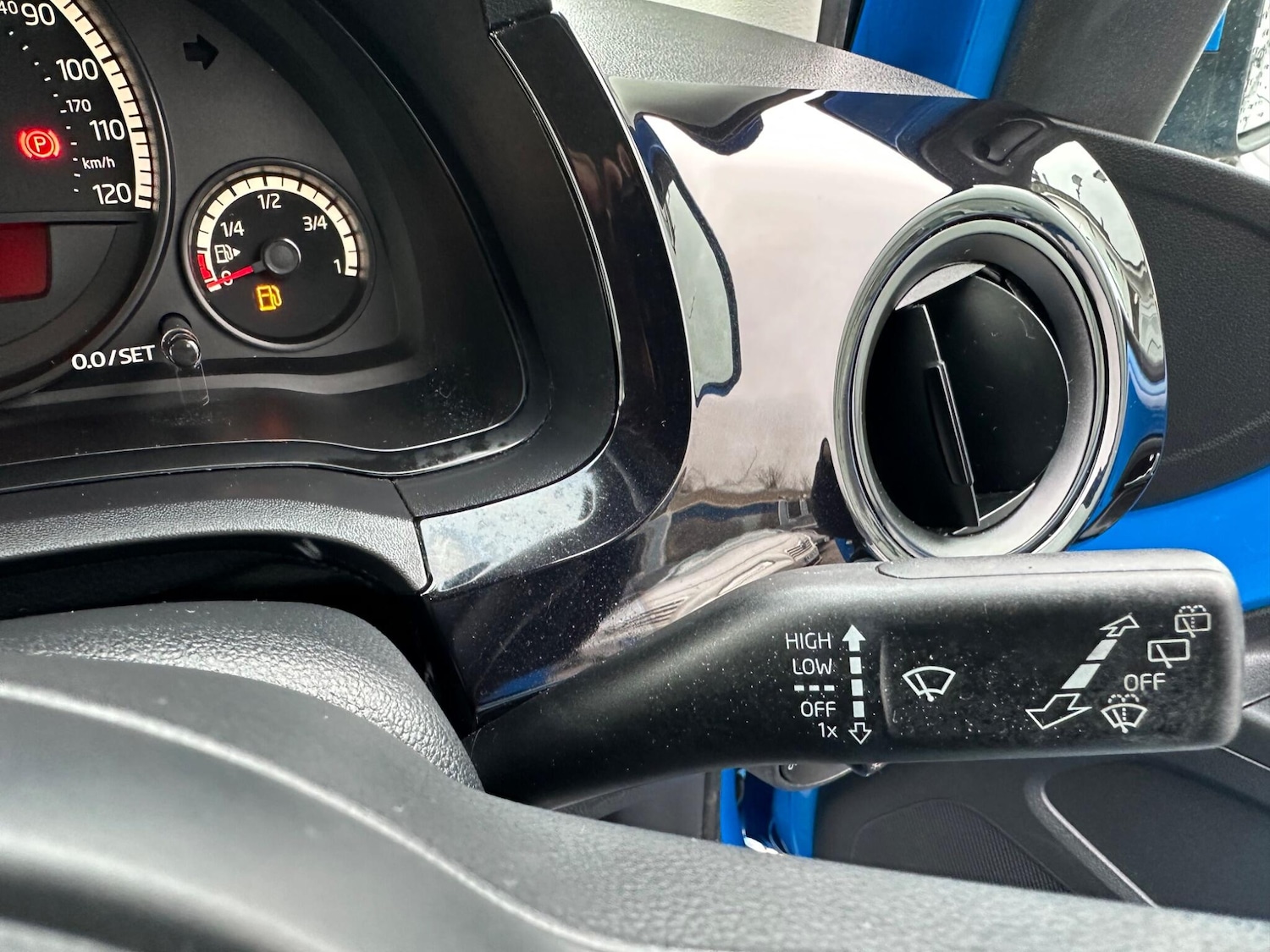 Used Volkswagen up! 2015 for sale - 77049731: Photo 36