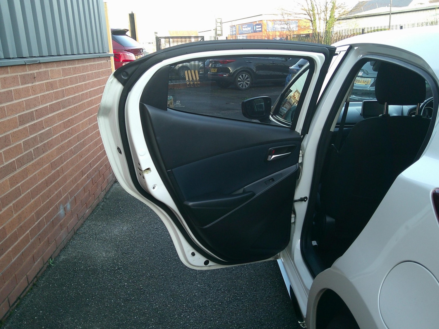 Used Mazda Mazda2 2016 for sale - 77213383: Photo 15