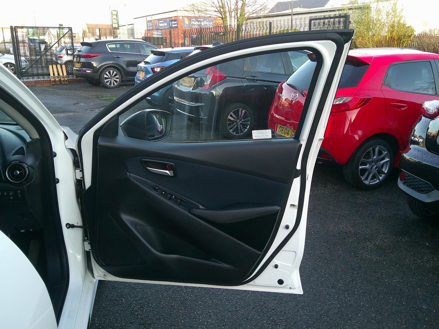 Used Mazda Mazda2 2016 for sale - 77213383: Photo 16