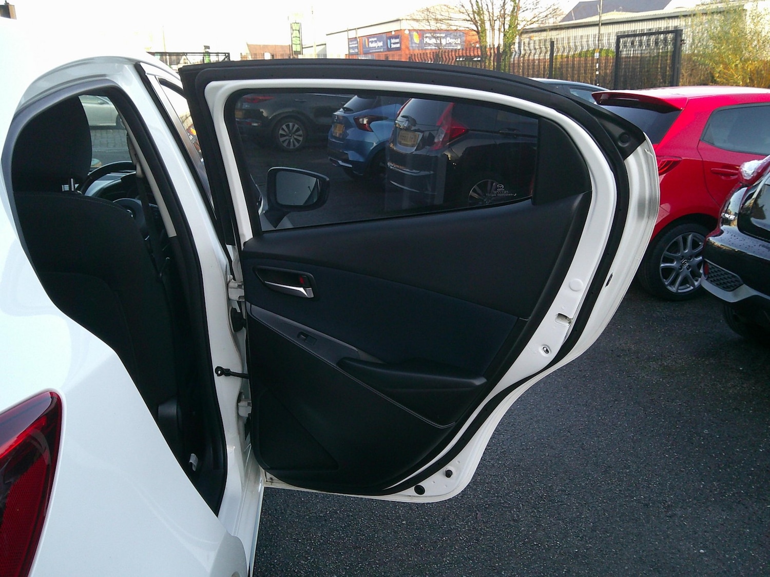 Used Mazda Mazda2 2016 for sale - 77213383: Photo 17