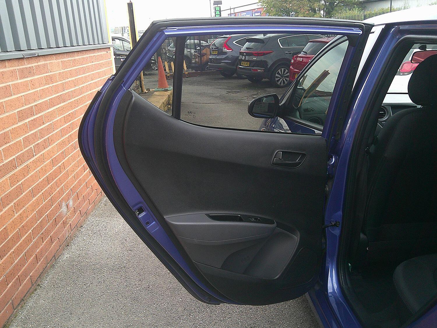 Used Hyundai i10 2018 for sale - 76107223: Photo 16