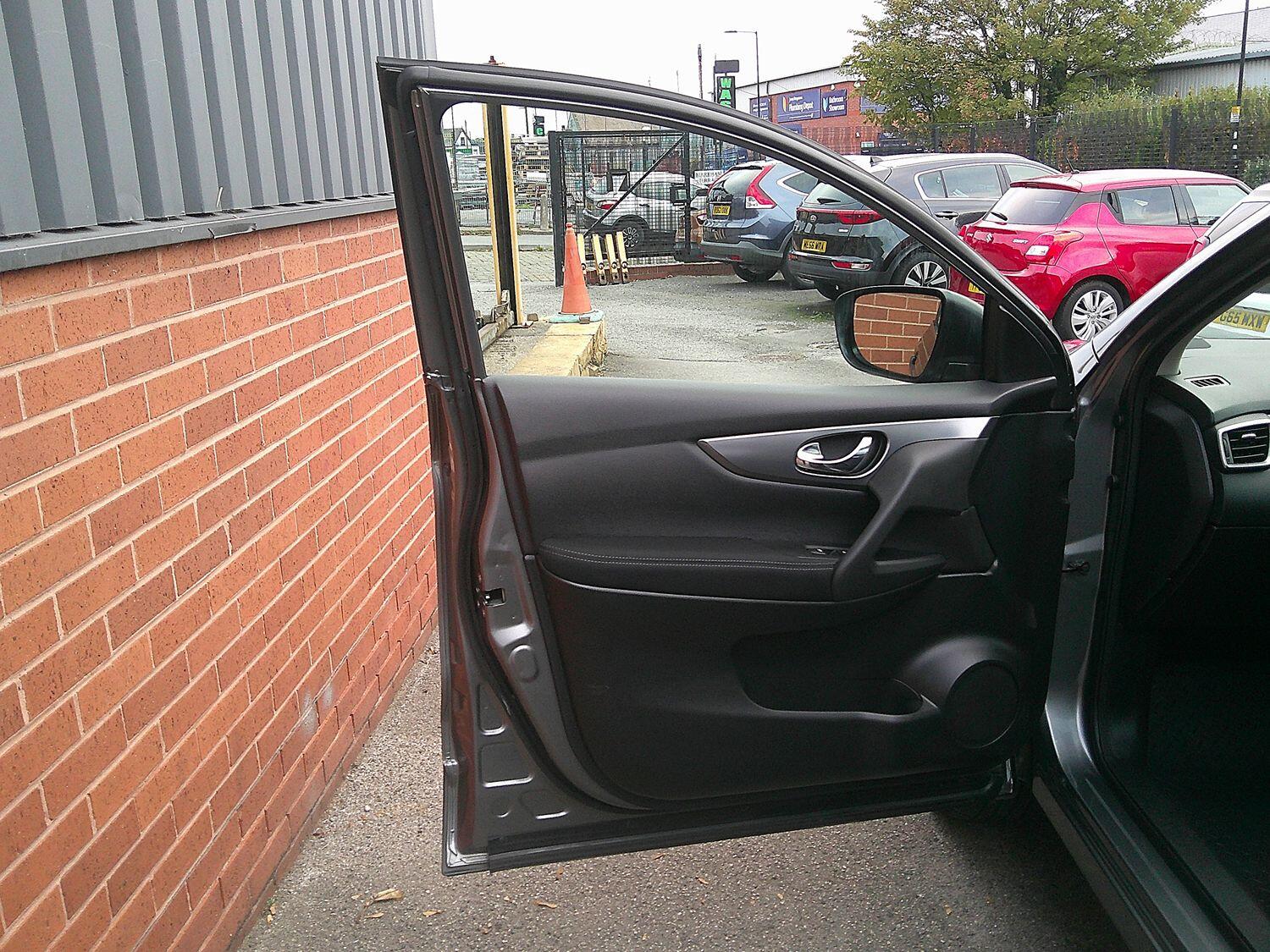 Used Nissan Qashqai 2017 for sale - 76107443: Photo 15