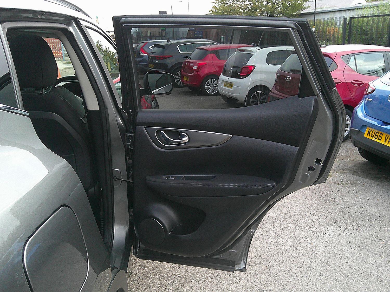 Used Nissan Qashqai 2017 for sale - 76107443: Photo 18