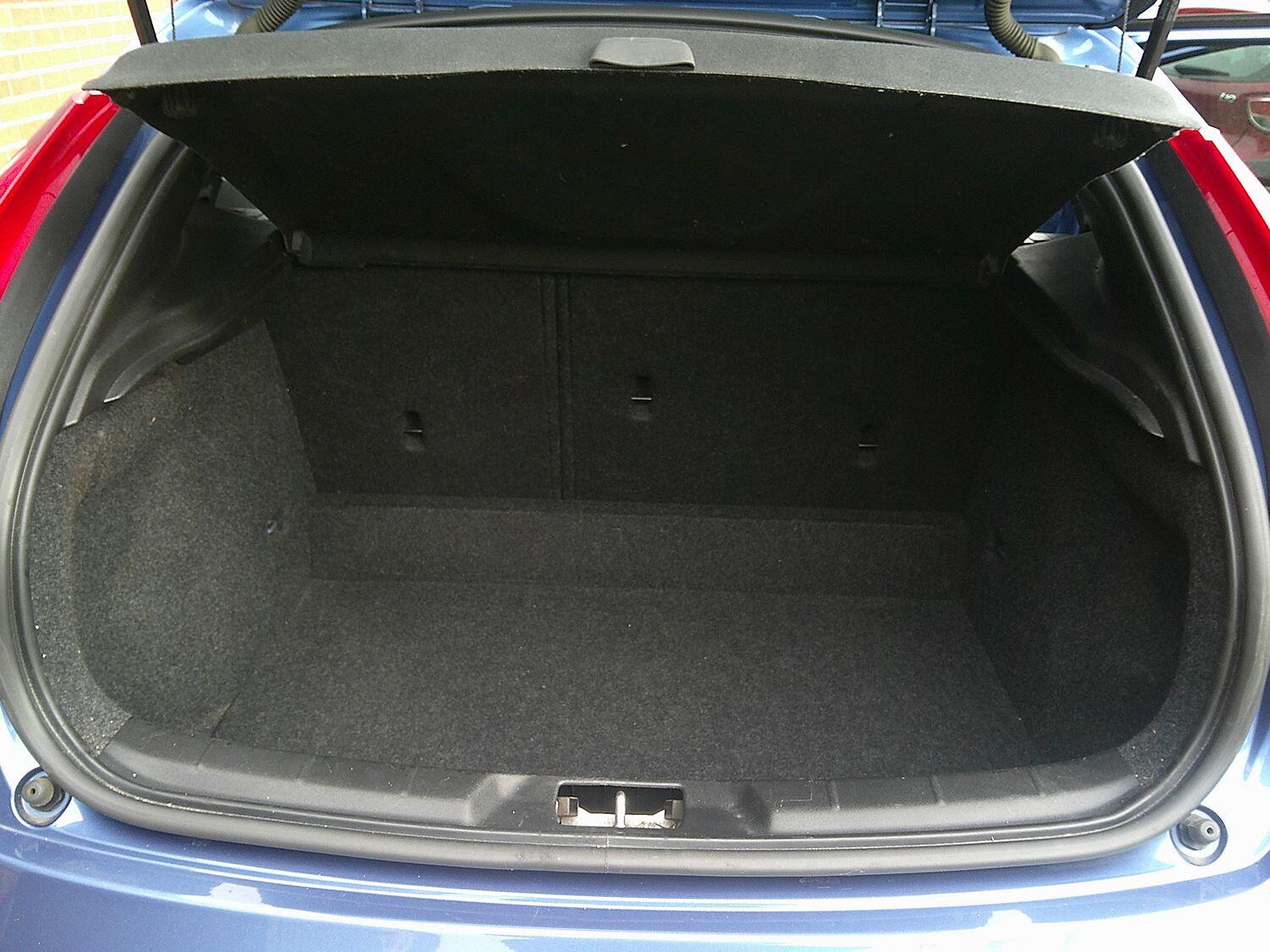 Used Volvo V40 2017 for sale - 76164626: Photo 21