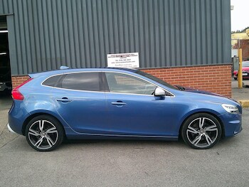 Used Volvo V40 2017 for sale - 76164626: Photo