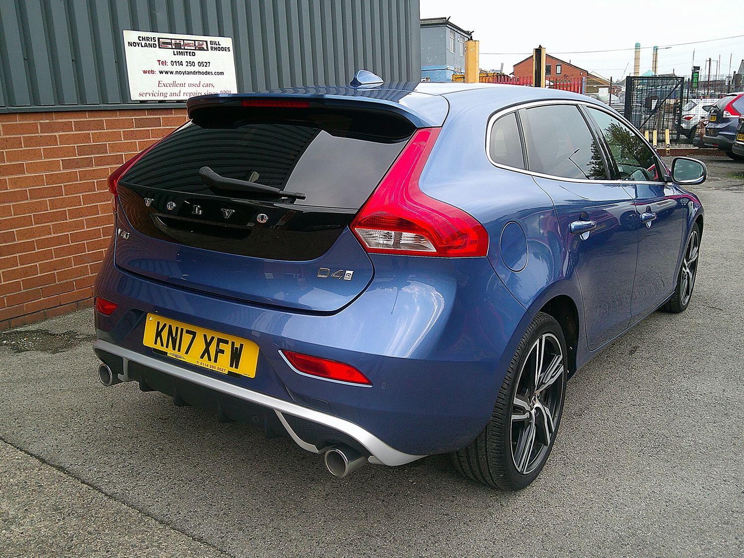 Used Volvo V40 2017 for sale - 76164626: Photo 3