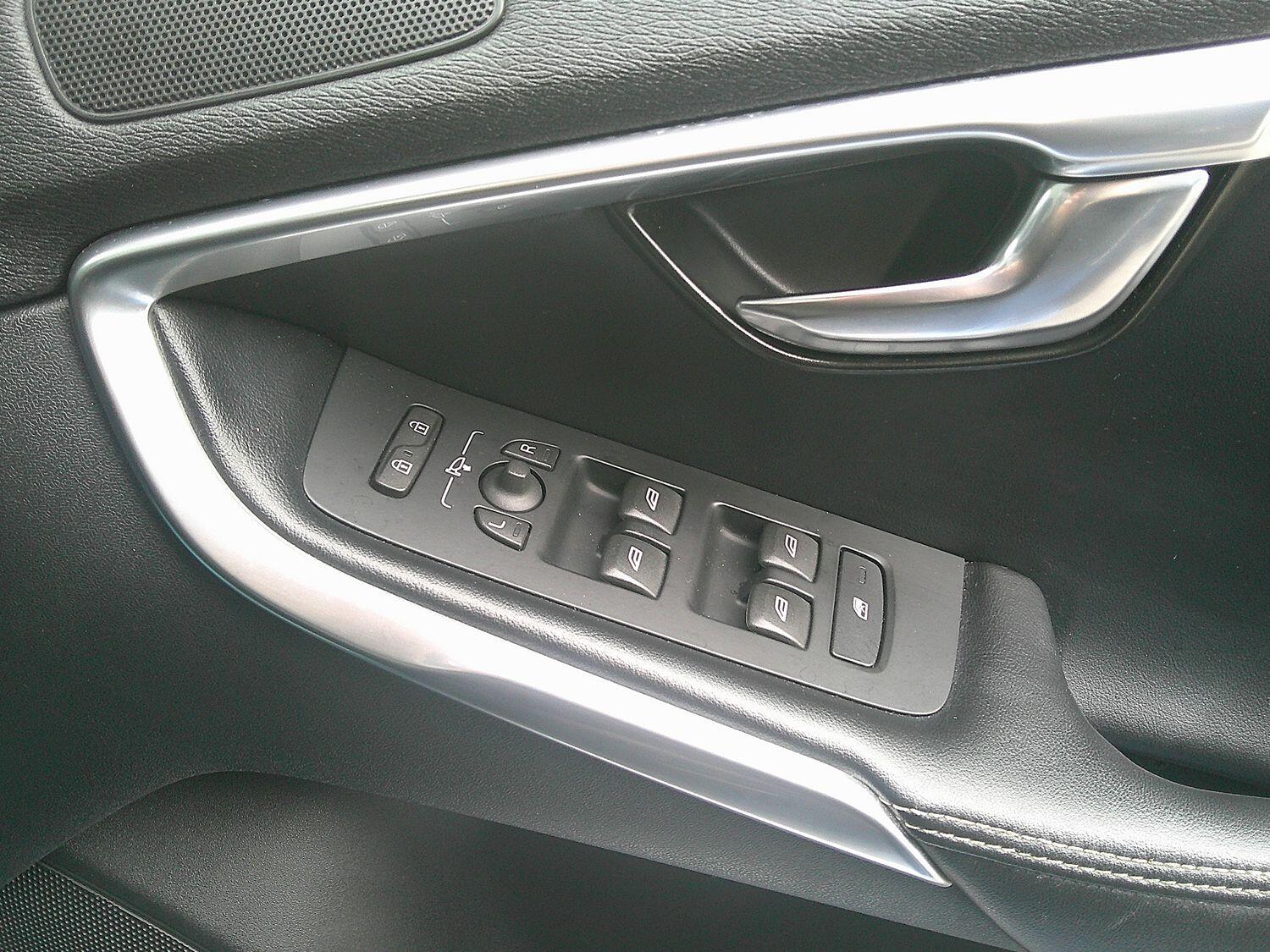 Used Volvo V40 2017 for sale - 76164626: Photo 41