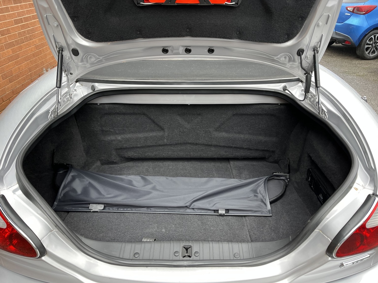 Used Jaguar XK8 2002 for sale - 77423381: Photo 22