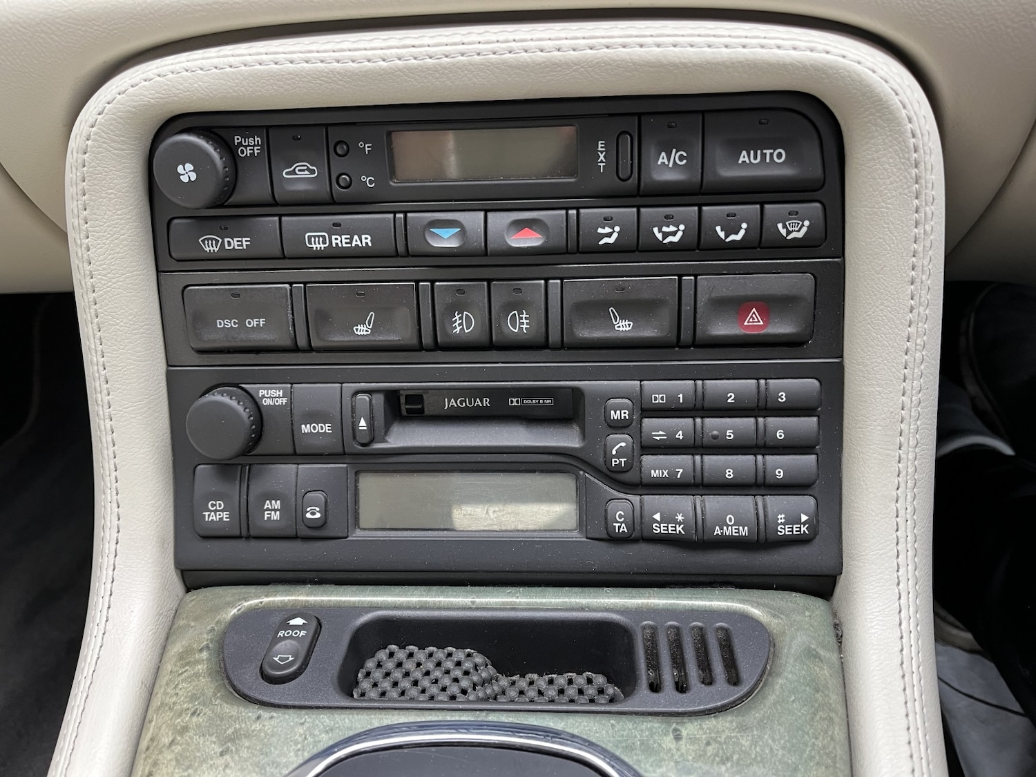 Used Jaguar XK8 2002 for sale - 77423381: Photo 24